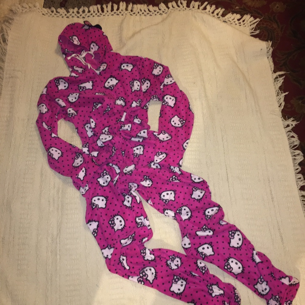 Hello kitty onesie